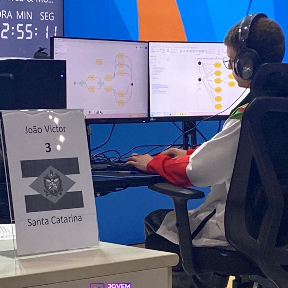Ex-aluno do Jovem Programador representa Santa Catarina em competição nacional de tecnologia