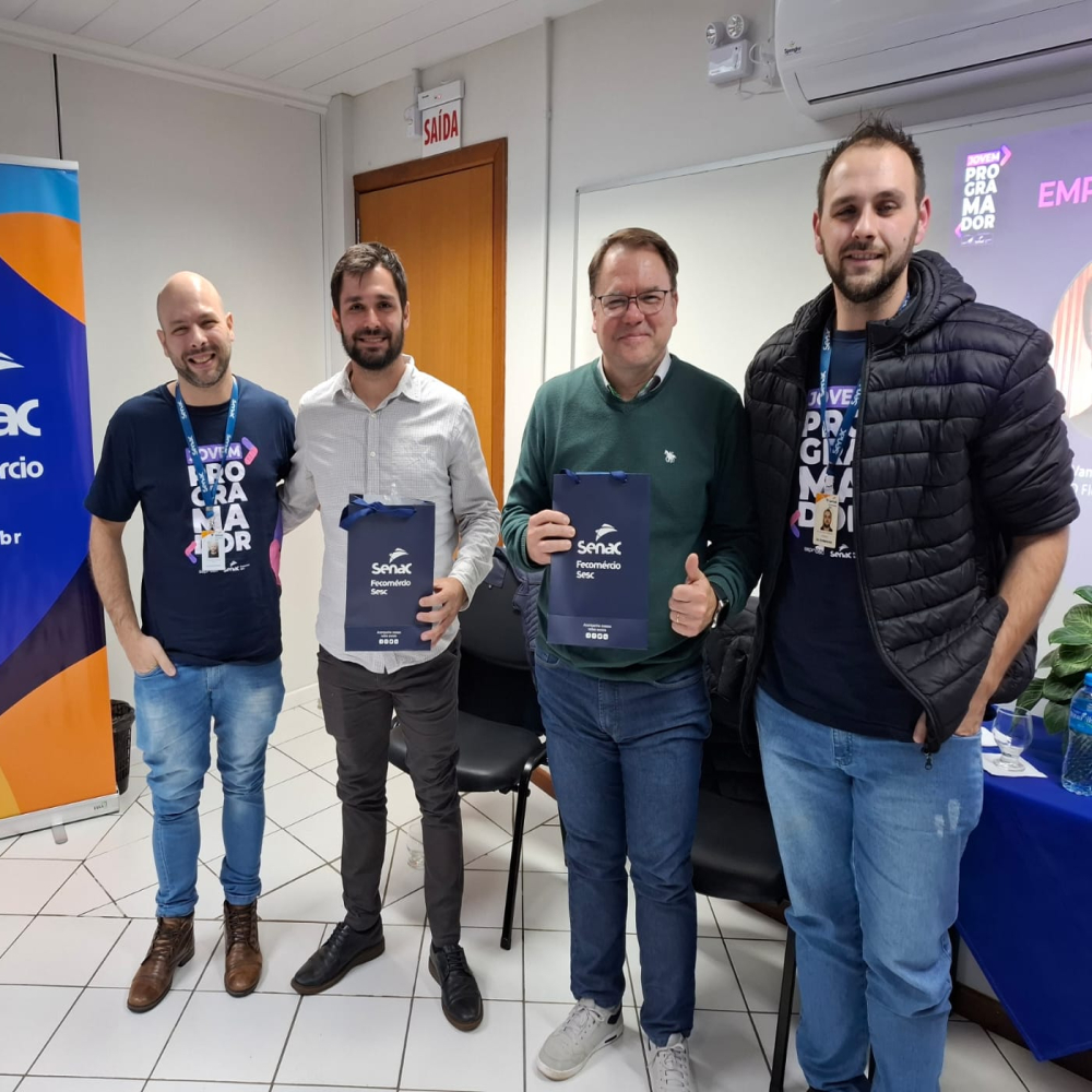 Aula Magna inicia etapa de Desenvolvimento Web com IA em São Miguel do Oeste